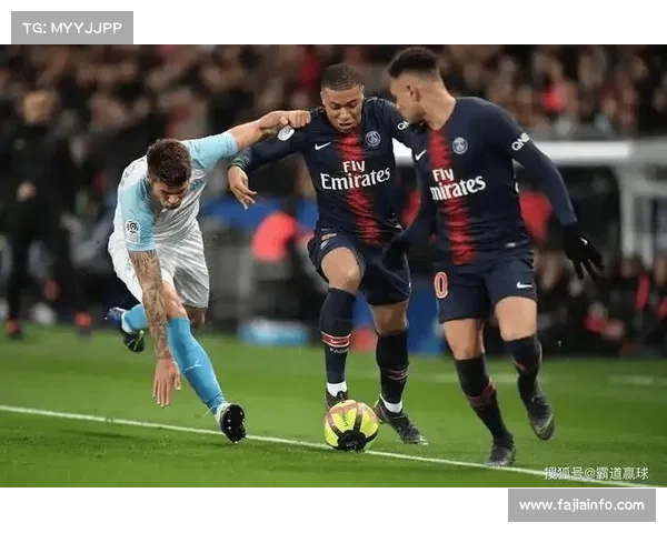 巴黎FC防空能力不足，后卫前插留空档成防守隐患